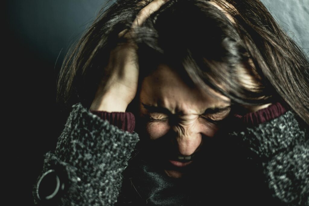 Częste bóle głowy – przyczyny, diagnostyka i skuteczne metody leczenia