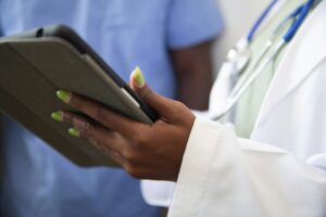 Recepta online a kontynuacja leczenia – kiedy przedłużenie terapii jest możliwe i bezpieczne