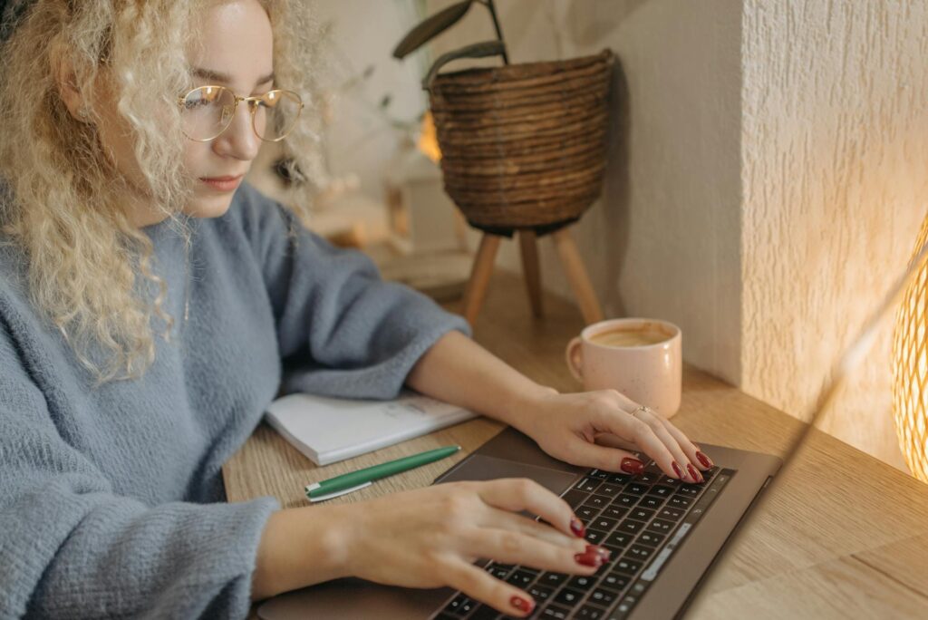 Recepta online na tabletki antykoncepcyjne – jak wygląda konsultacja i kiedy to dobre rozwiązanie informacje