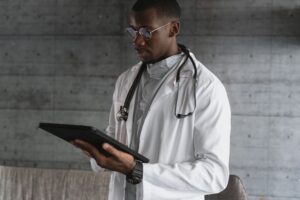 Recepta online na leki urologiczne – jak wygląda konsultacja przez internet