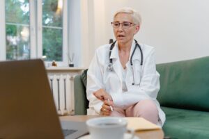 Recepta online na leki endokrynologiczne – kiedy możliwa jest e-recepta