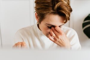Recepta online na leki przeciwmigrenowe – kiedy możliwe jest przedłużenie terapii